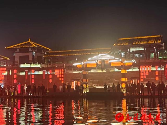 米乐M6：秦时明月梦回咸阳数字科技融合光影艺术燃爆咸阳“夜经济”(图4)