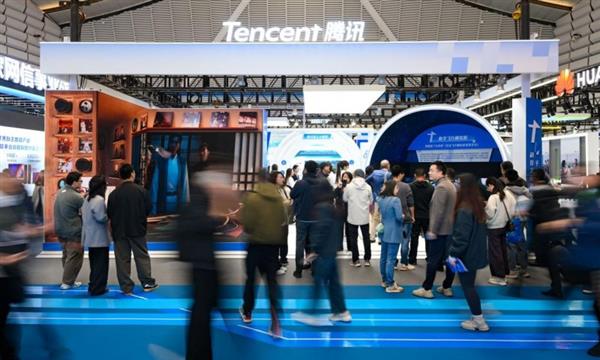 世界互联网大会乌镇峰会开幕腾讯获杰出贡献奖等多项殊荣