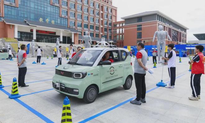 宝山技校汽车技术系教师在广东省汽车维修工职业技能竞赛喜获佳绩(图3)