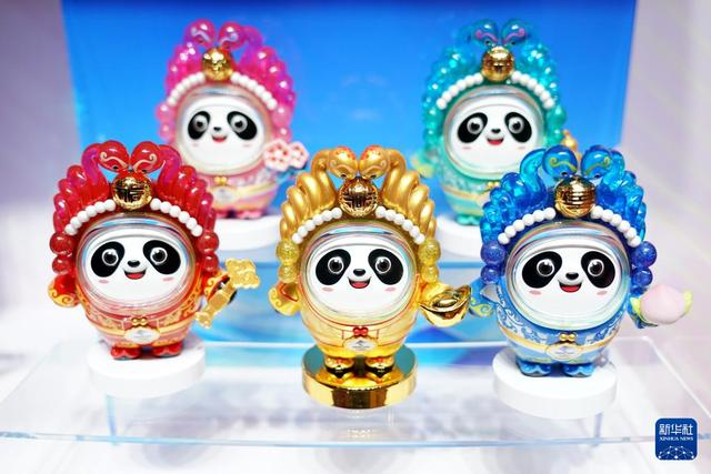 米乐M6平台：新华网文化观察丨2024年那些火出圈的文创(图11)