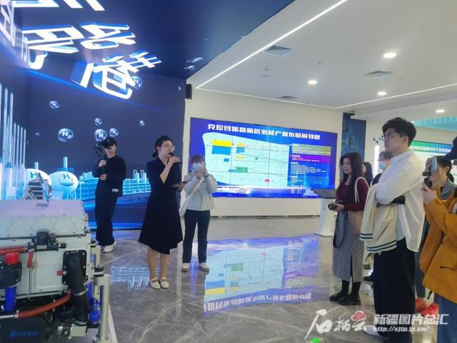 米乐M6网页版：万人说新疆丨新疆不仅有美景美食还有很多惊喜