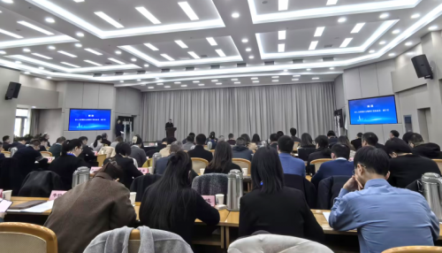 米乐M6：云生集团创始人李贤威为行业人才培训班授课分享HR智能体及云生AI数智化实践