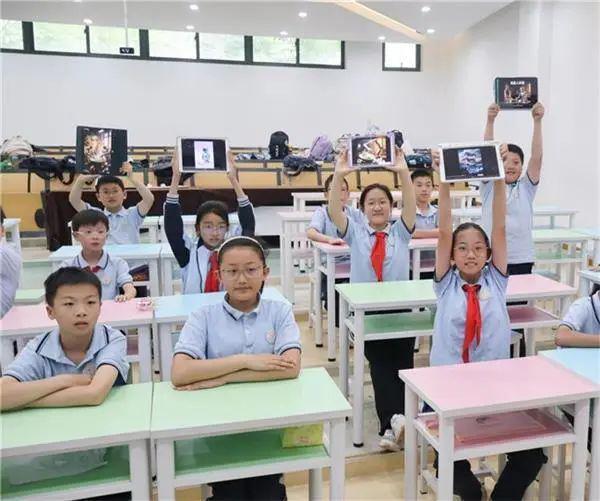 杭电AI科普课：国产大模型点燃儿童科技梦(图3)