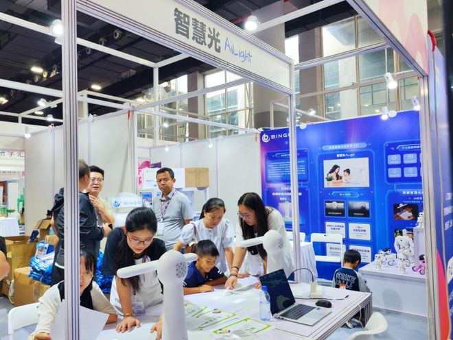 科技赋能文旅教育2025南国书香节数字科技文旅教育品牌馆圆满落幕(图5)