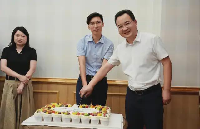 老师人手一个AI“管家”！华天星海上新EHR系统智慧管理再升级(图3)