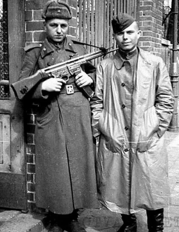 突击步枪（SturmgewehrStG44）——所有突击步枪之父(图10)