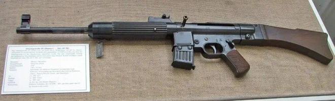 突击步枪（SturmgewehrStG44）——所有突击步枪之父(图15)