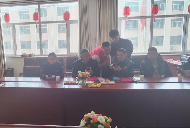 米乐M6平台：聚焦智慧助老・科技护航：以志愿温情破解数字壁垒！(图3)